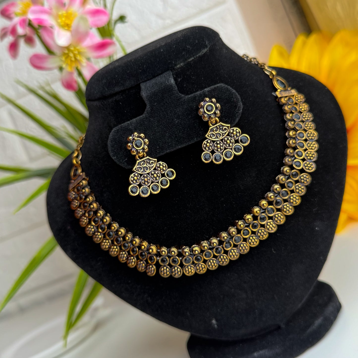 Antique Noir Choker Set 🖤✨