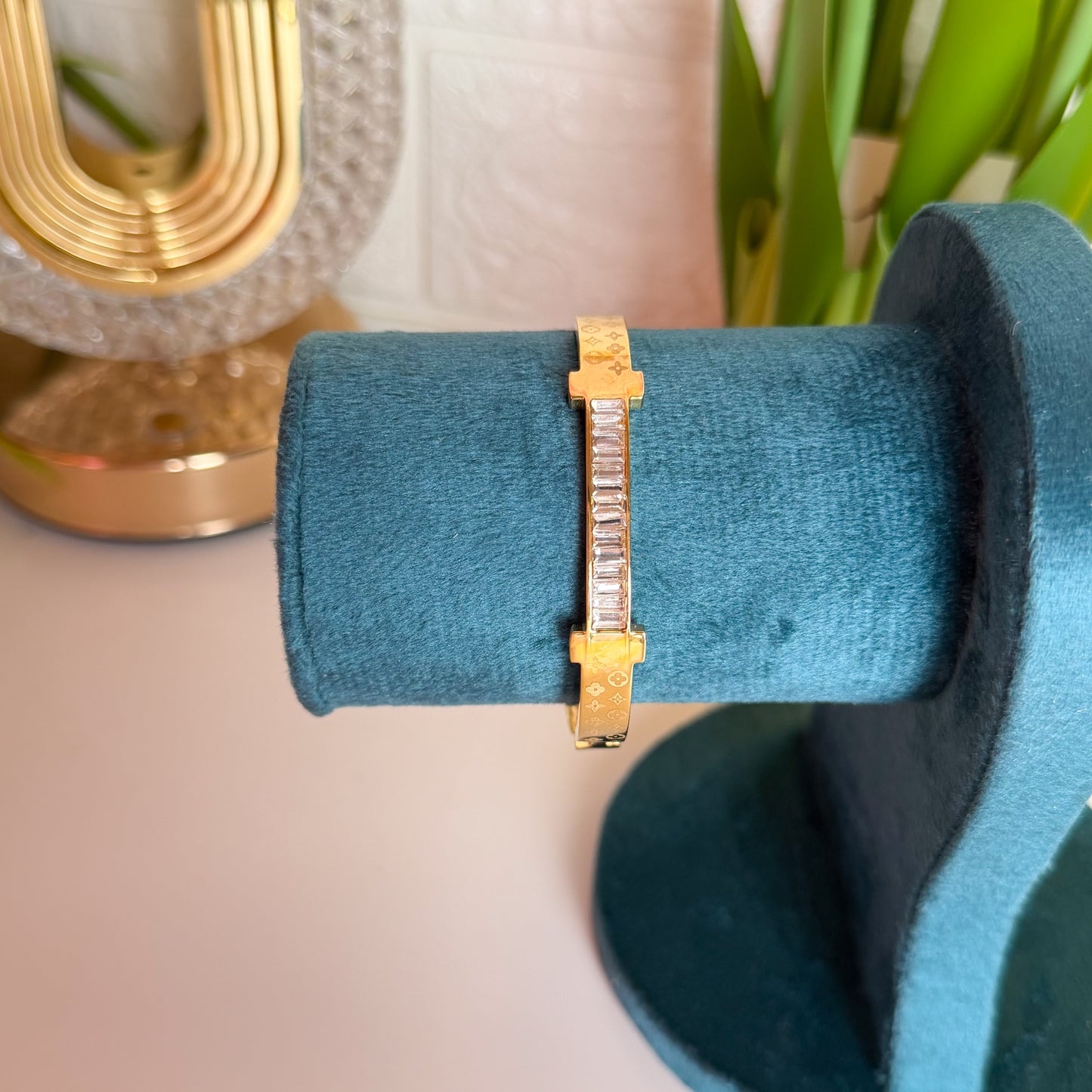 Statement Gold Bracelet â¨