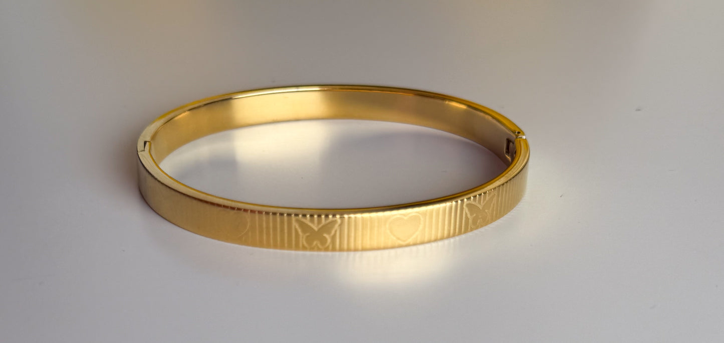 Love Charm Bracelet π