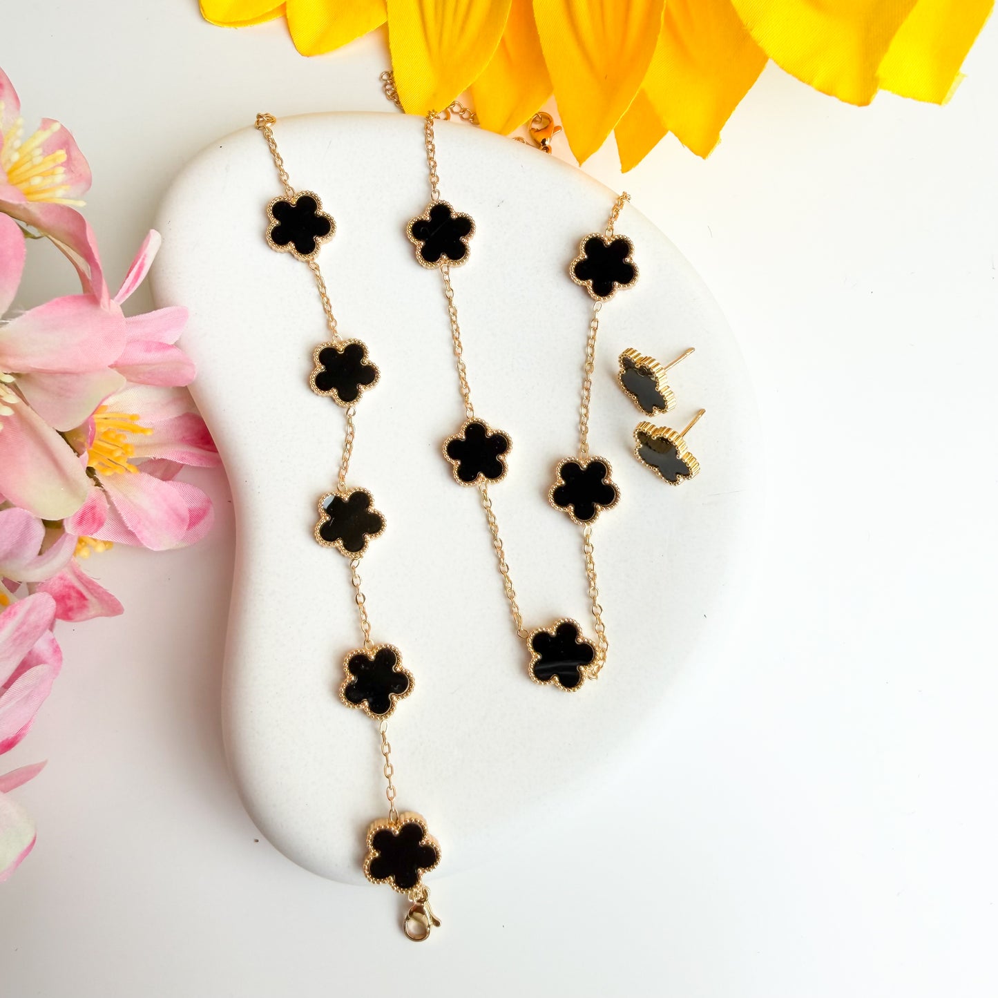 Midnight Clover Jewelry Set 🖤✨