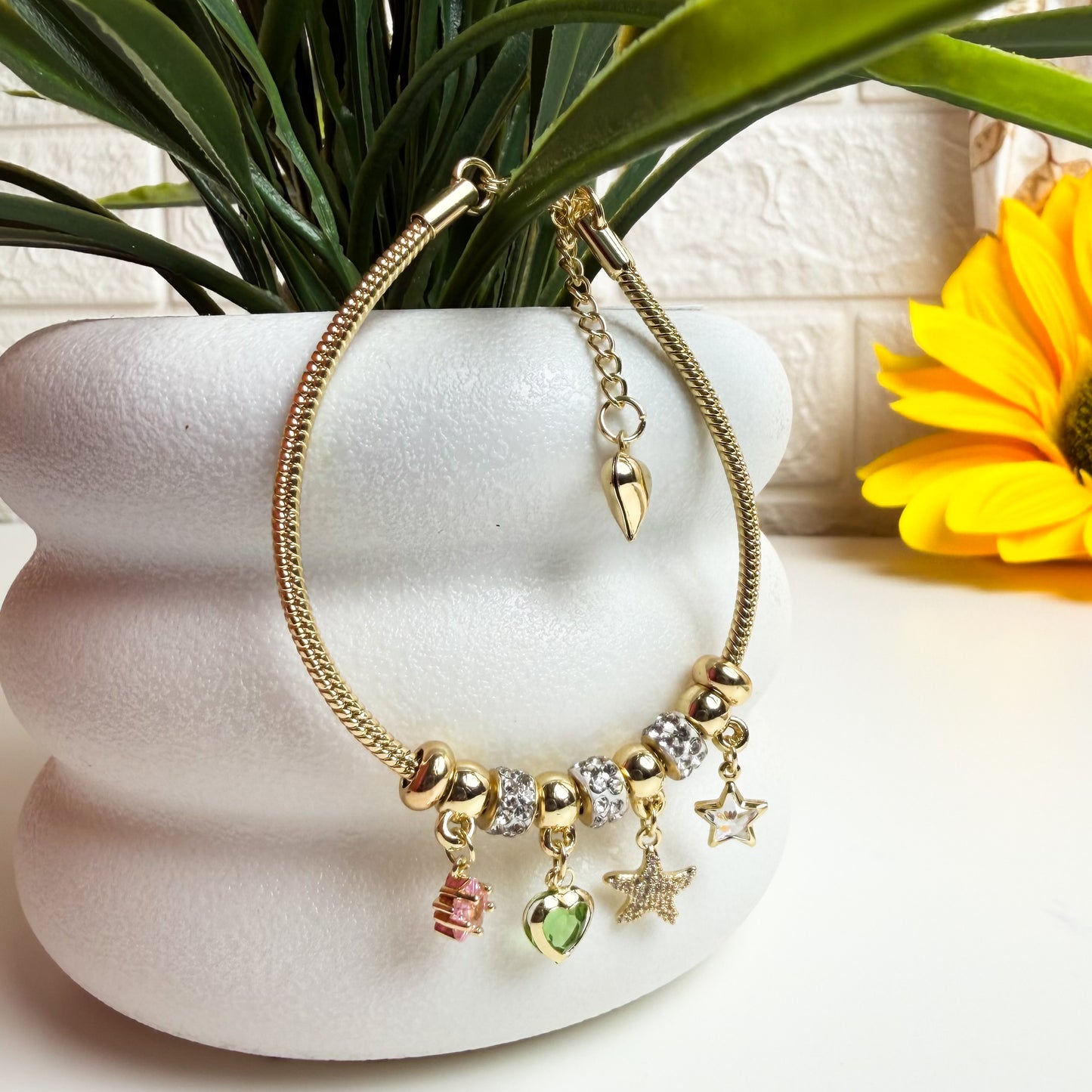 ✨ Dainty Gold Charm Bracelet 🌸