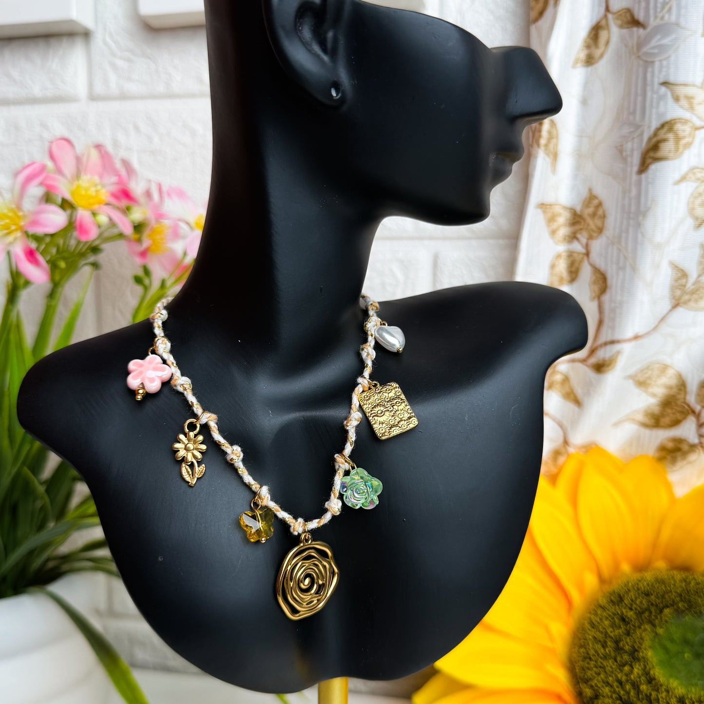 🌷 Dreamy Charm Necklace