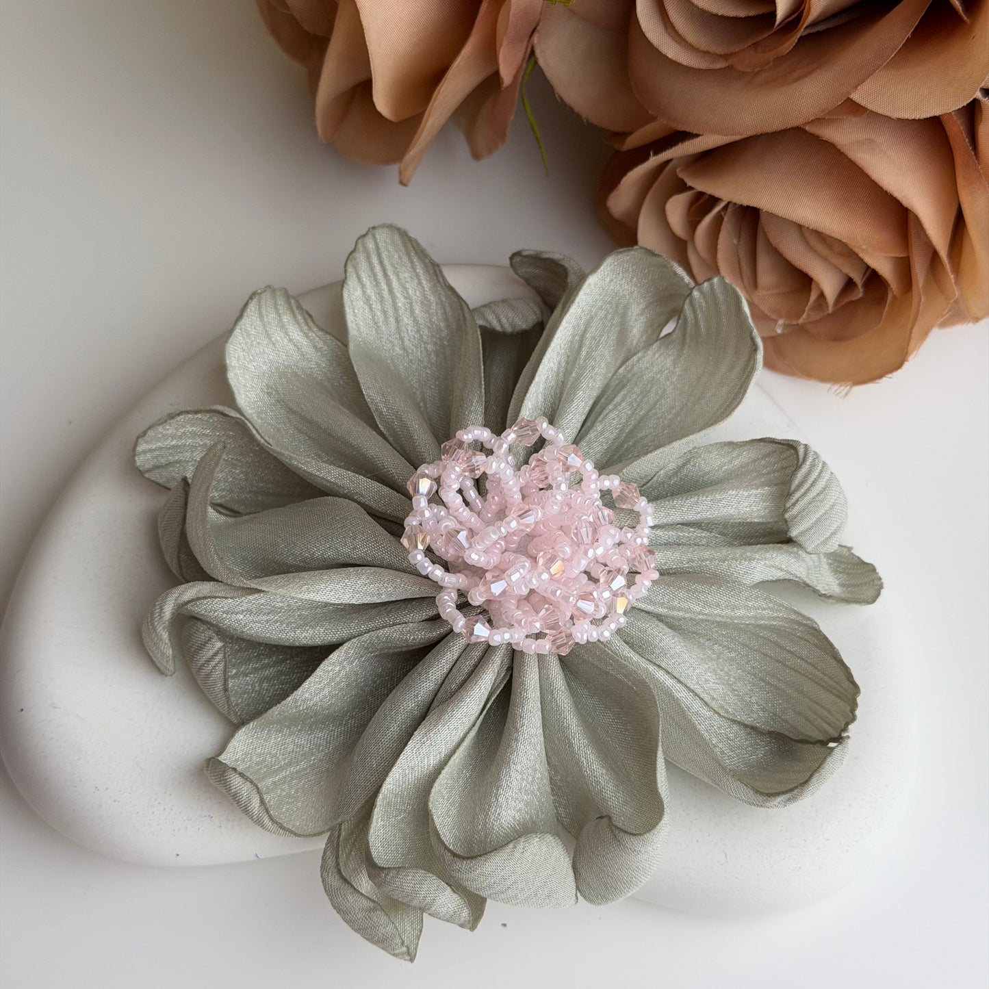 Bloom Petal Hair Clip 🌼🎀