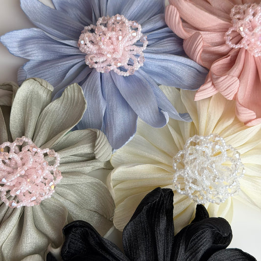 Bloom Petal Hair Clip 🌼🎀