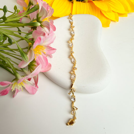 🤍🌷Crystal Tulip Bracelet ✨